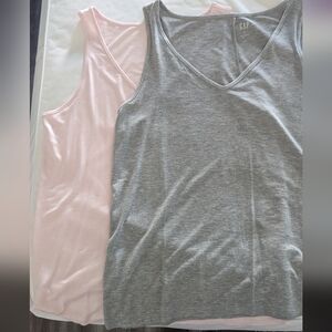Gap loose fitting tanks